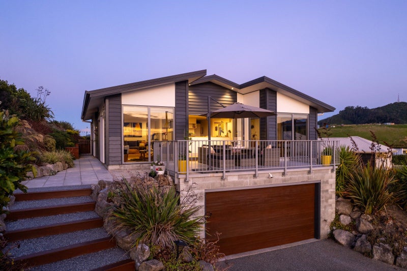 367 Princes Drive, Britannia Heights, Nelson - Carousel 2