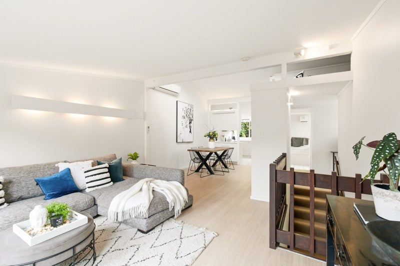 124 Onslow Road, Khandallah, Wellington - Carousel 2