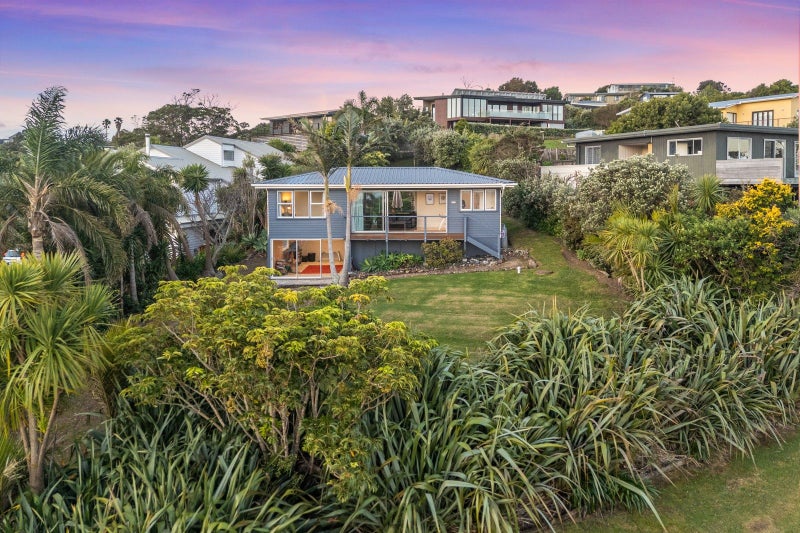 7 Tetley Road, Surfdale, Waiheke Island - Carousel 2