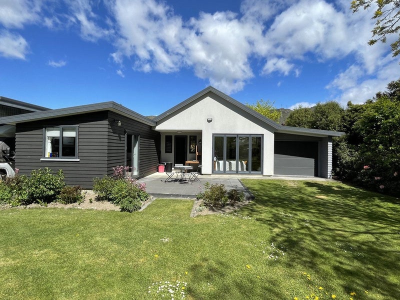 3 The Stonestack, Clyde, Clyde - Carousel 1