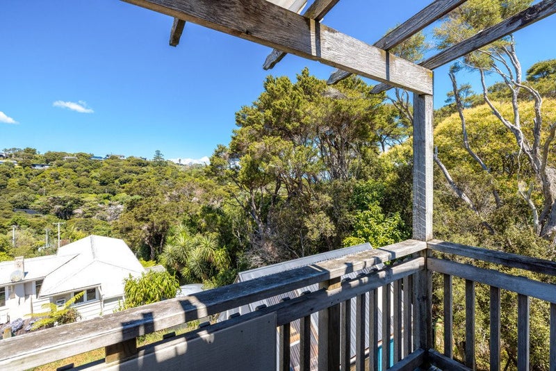 20 Makora Avenue, Oneroa, Waiheke Island - Carousel 2