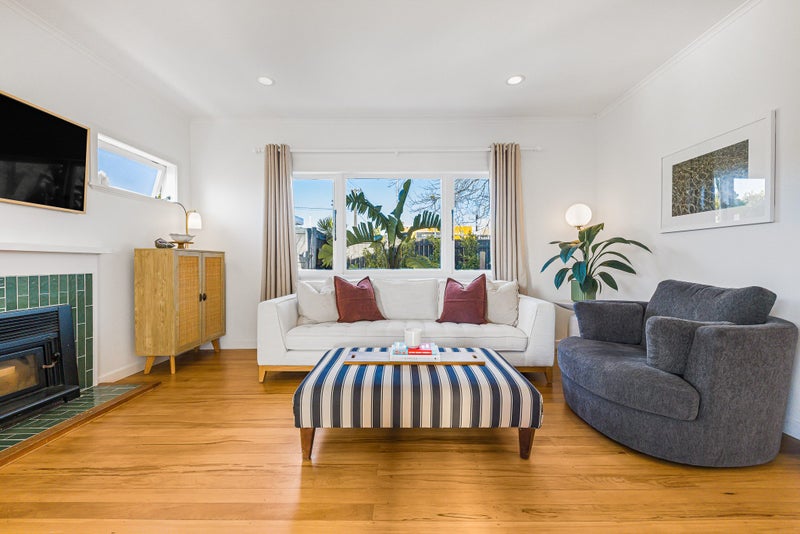 1/150 East Coast Road, Forrest Hill, Auckland - Carousel 2