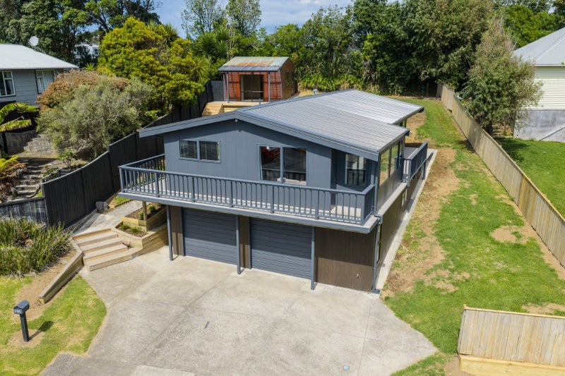25 Herekawe Drive, Spotswood, New Plymouth - Carousel 1