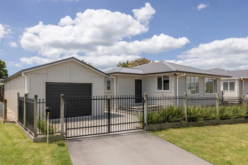 1 Oxford Street, Parkvale, Tauranga - Carousel 1