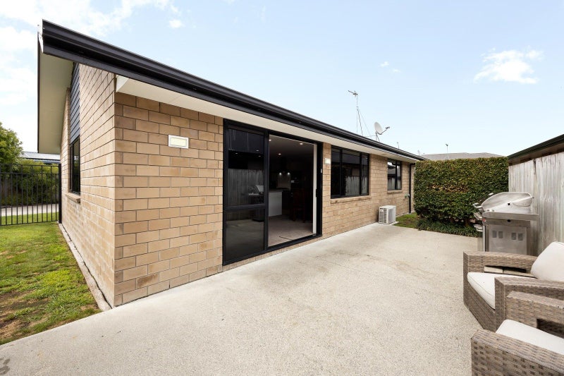 7 Tennille Street, Flagstaff, Hamilton - Carousel 2