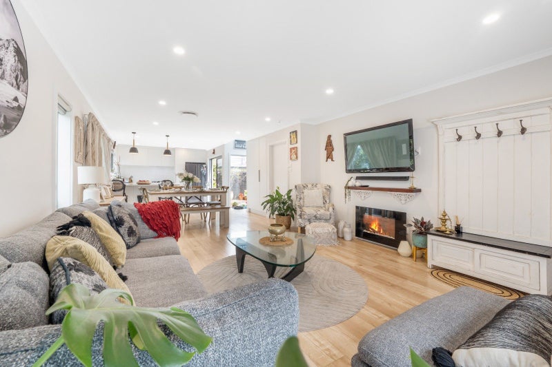 5 Waihanga Way, Bucklands Beach, Auckland - Carousel 1