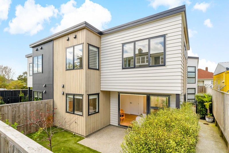 1092A Great North Road, Point Chevalier, Auckland - Carousel 1