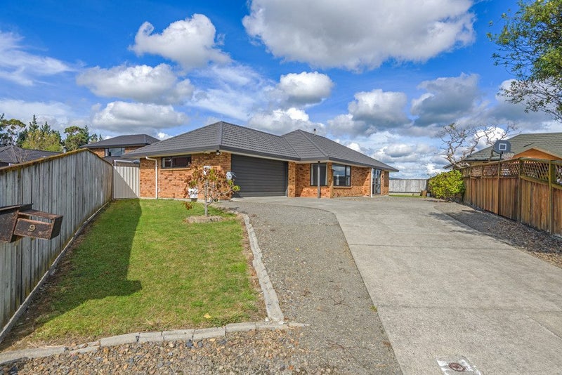 9 Alpine Grove, Kelvin Grove, Palmerston North - Carousel 1