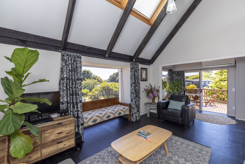 2 Bermuda Grove, Paraparaumu Beach, Paraparaumu - Carousel 2