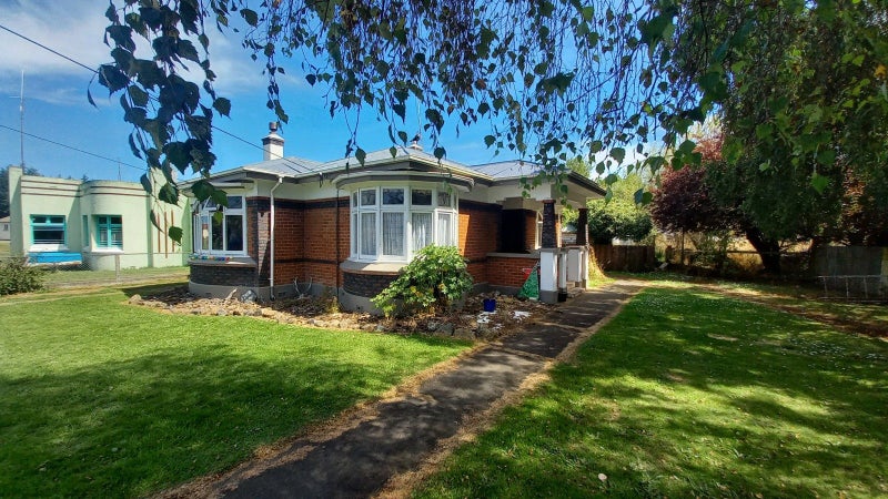 8 Donnington Street, Ohai, Ohai - Carousel 1