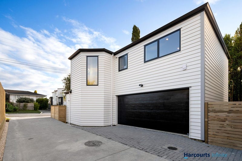 8B Deuxberry Avenue, Northcote, Auckland - Carousel 1