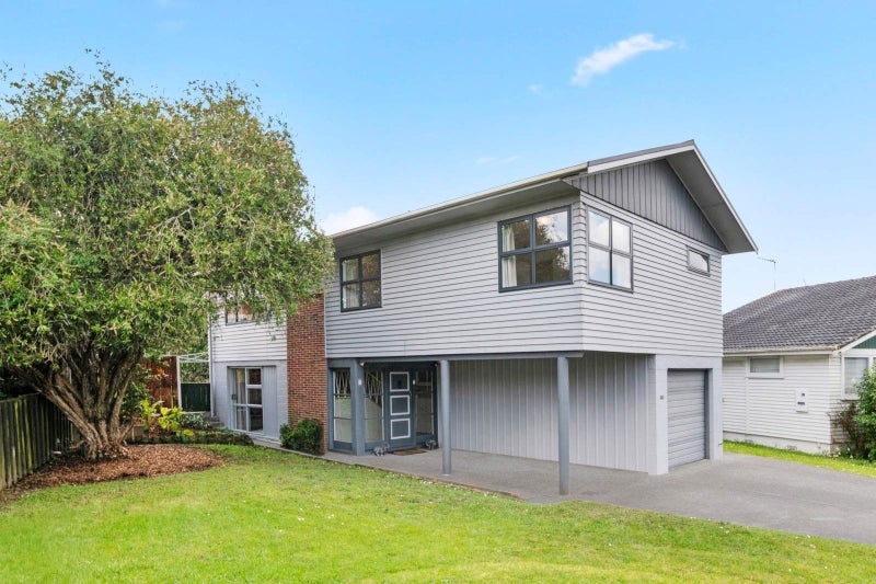 4 Blyton Lane, Pakuranga Heights, Auckland - Carousel 1