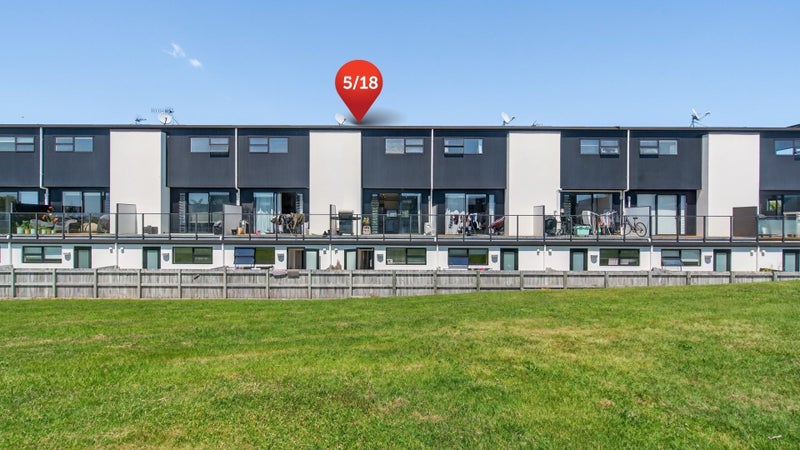 5/18 ASHLEY PLACE, Papamoa Beach, Tauranga - Carousel 1