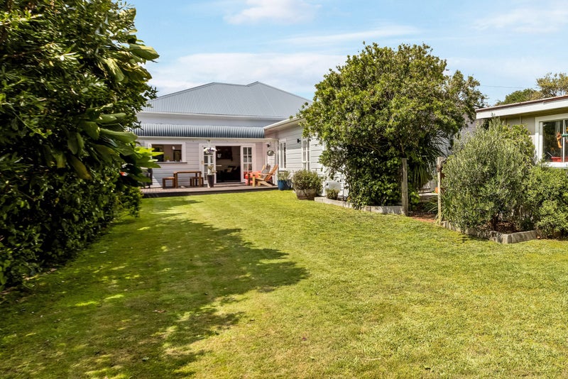 194 Onepu Road, Lyall Bay, Wellington - Carousel 1