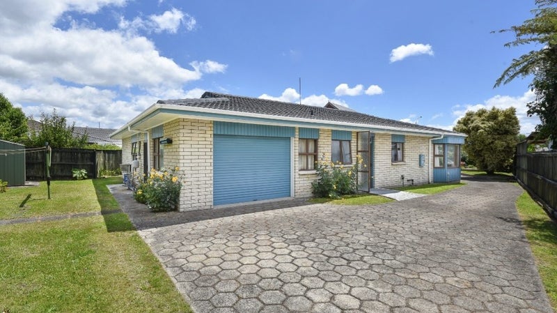 8 Carnot Street, Glenholme, Rotorua - Carousel 1