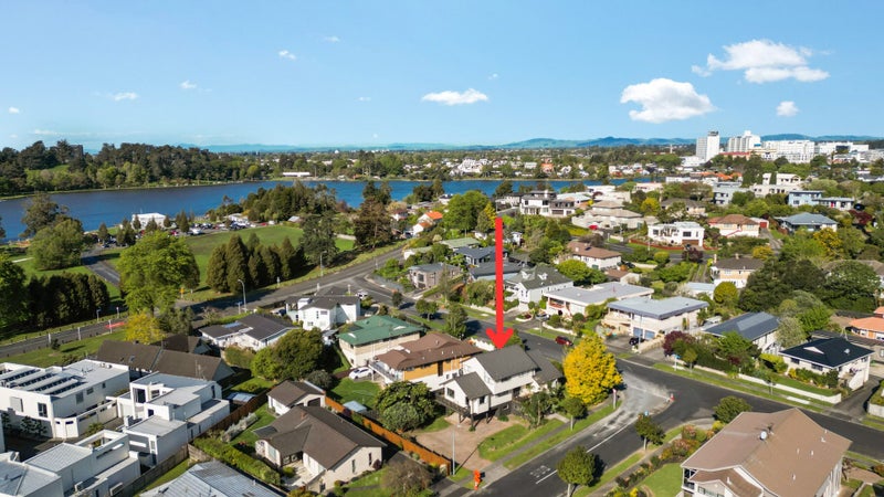 83 Gilbass Avenue, Hamilton Lake, Hamilton - Carousel 18