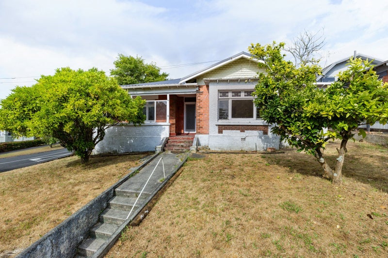 8 Pembroke Lane, Hamilton Lake, Hamilton - Carousel 1