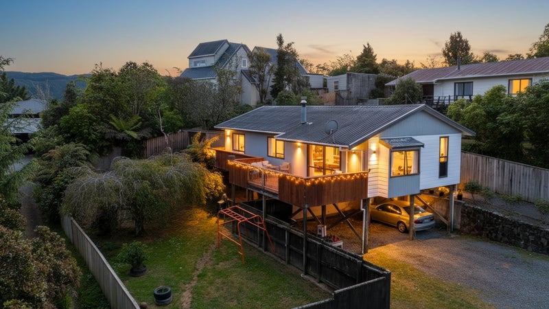 6 Serenity Grove, Maoribank, Upper Hutt - Carousel 1