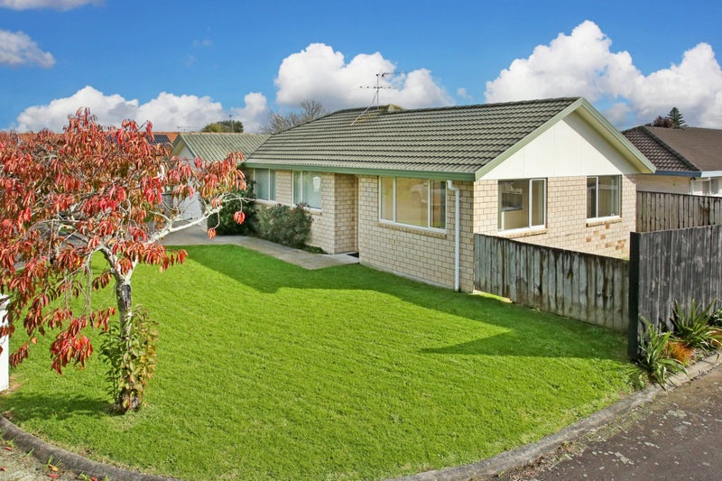 16 Magnolia Drive, Waiuku, Waiuku - Carousel 1
