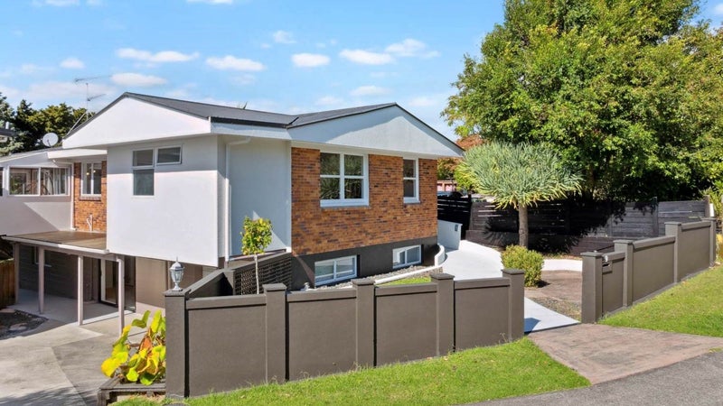 9 Walter MacDonald Street, Howick, Auckland - Carousel 1