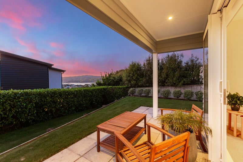 135 Endeavour Drive, Whitby, Porirua - Carousel 1