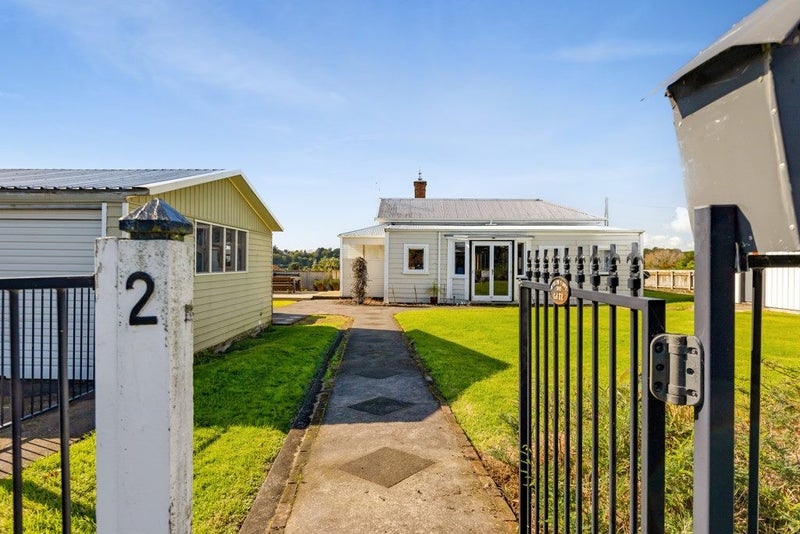 2 Broadway, Waitara, Waitara - Carousel 1