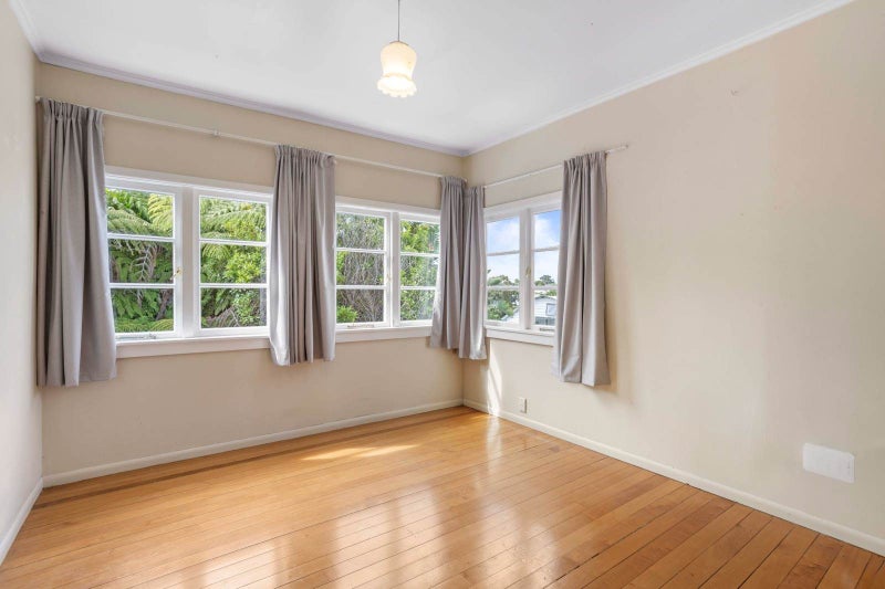 9 Rangitoto Terrace, Milford, Auckland - Carousel 2