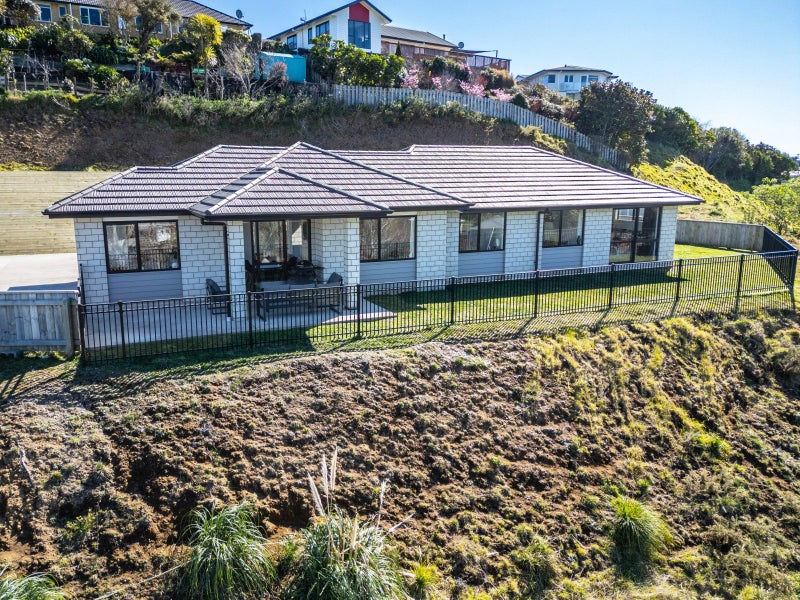 10 Mangaotuku Lane, Whalers Gate, New Plymouth - Carousel 2