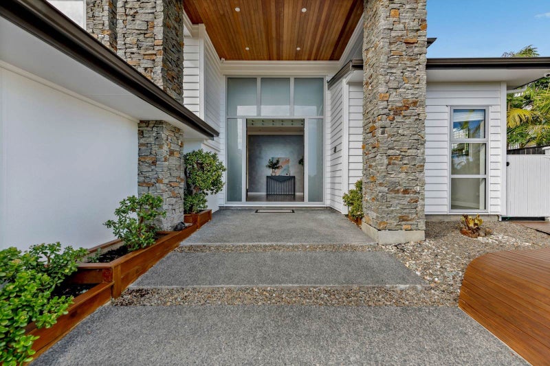 13 Angiangi Crescent, Beachlands, Auckland - Carousel 2