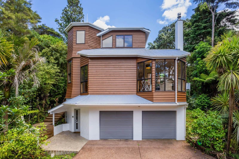 15 Trelawny Place, Hillcrest, Auckland - Carousel 1