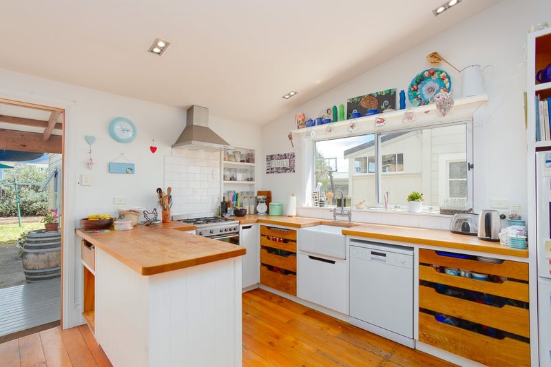 92 Grove Street, The Wood, Nelson - Carousel 2