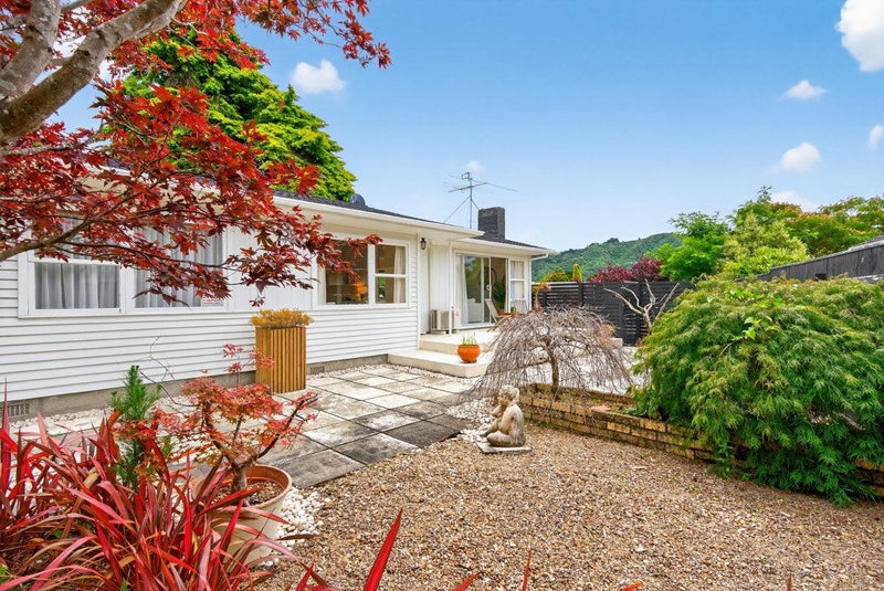 37 Mountbatten Grove, Clouston Park, Upper Hutt - Carousel 1