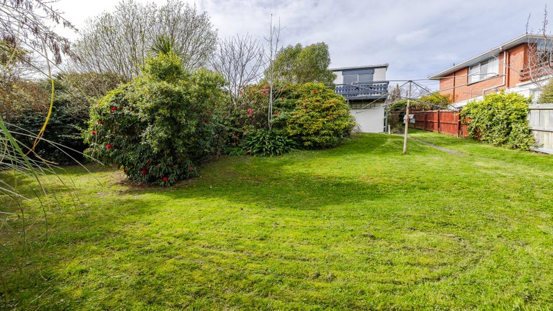 33 Elliffe Place, Shiel Hill, Dunedin - Carousel 25