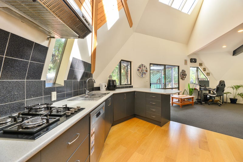 39 Chamari Close, Titirangi, Auckland - Carousel 2