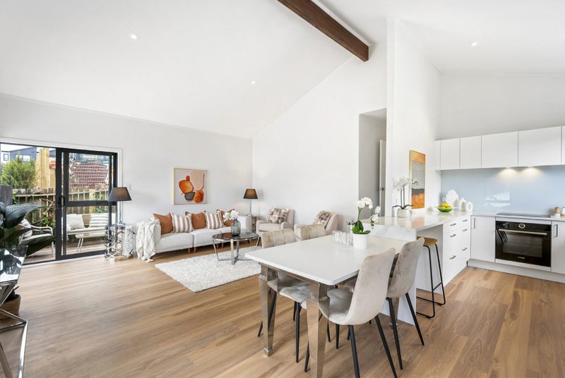 32A Bayview Road, Bayview, Auckland - Carousel 1