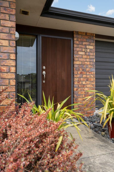 8 Grace Avenue, Leamington, Cambridge - Carousel 2