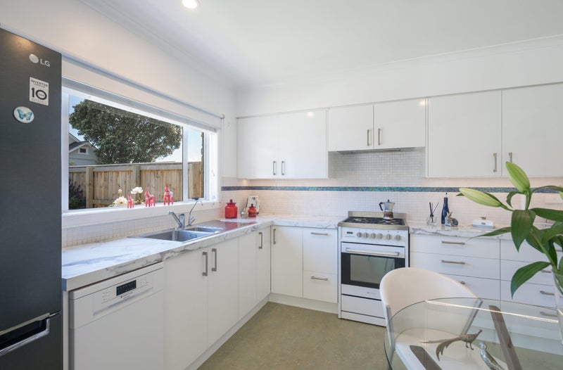 1/6 Grove Street, The Wood, Nelson - Carousel 2