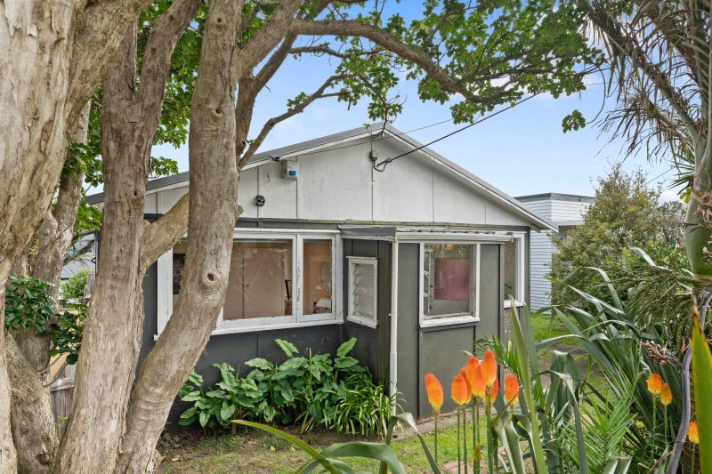 152B Glengarry Road, Glen Eden, Auckland - Carousel 1