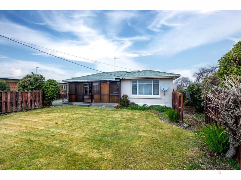 16 Lancaster Street, Geraldine - Carousel 1