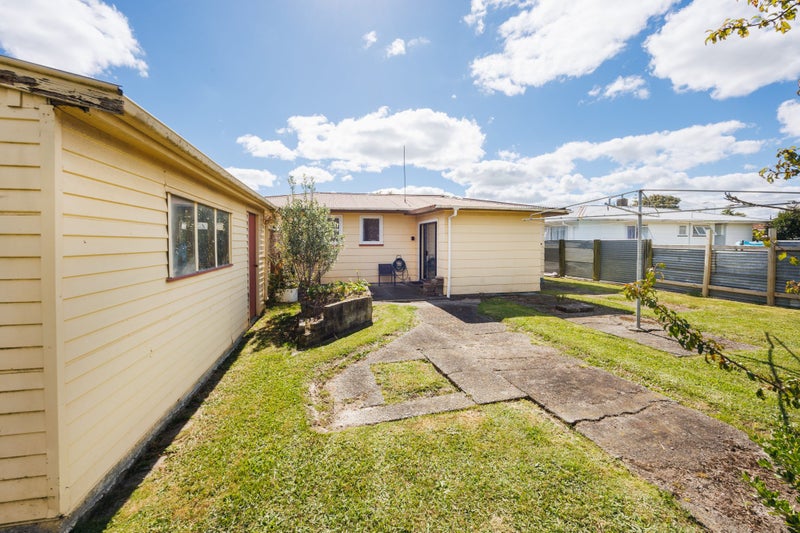 34 Rhodes Drive, Kelvin Grove, Palmerston North - Carousel 31