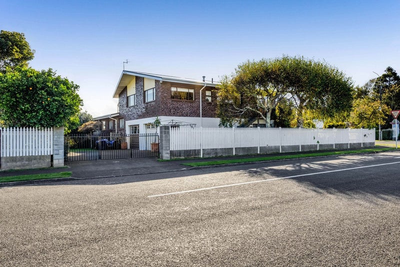 71 Fantham Street, Hawera - Carousel 29