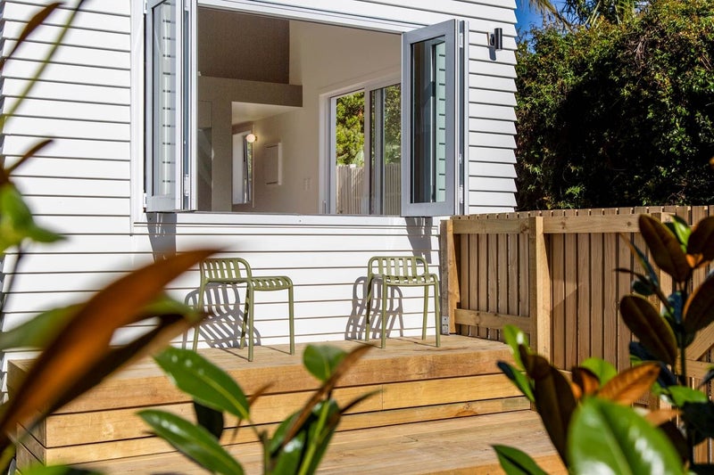 26B Clinton Avenue, Te Atatu Peninsula, Auckland - Carousel 1