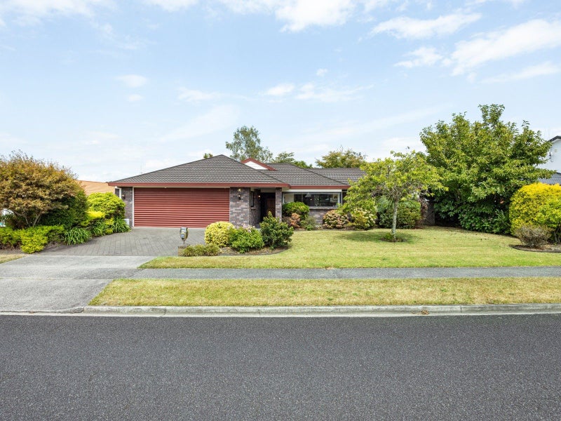 6 Moreland Avenue, Pukete, Hamilton - Carousel 1