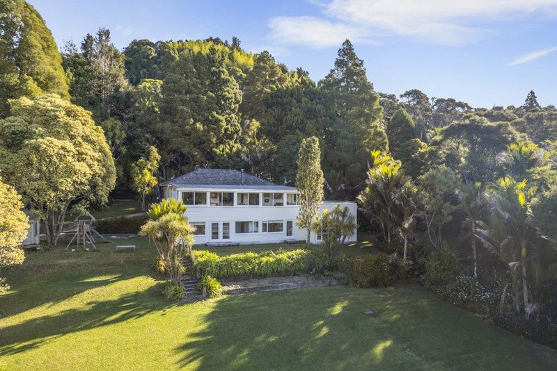 867 West Coast Road, Oratia, Auckland - Carousel 1