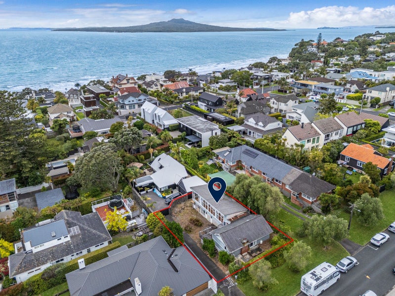 5 Beacholm Road, Takapuna, Auckland - Carousel 1