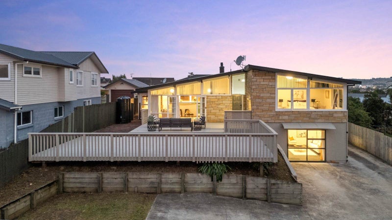 90 Gossamer Drive, Pakuranga Heights, Auckland - Carousel 2