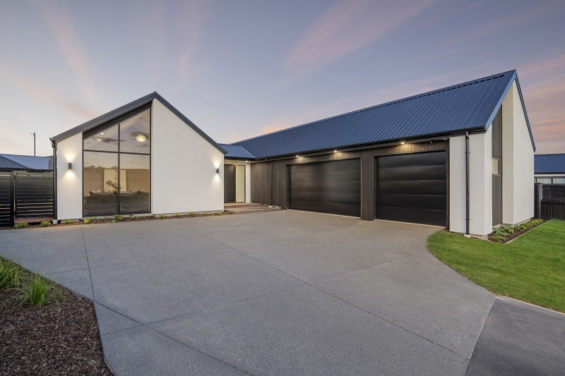 10 Orchiston Way, Lincoln, Lincoln - Carousel 1