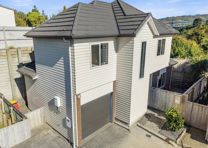 8/16 Black Rock Road, Newlands, Wellington - Carousel 1