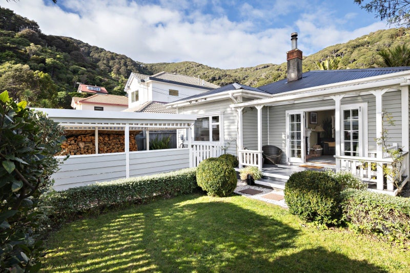 3 Ngaio Street, Eastbourne, Lower Hutt - Carousel 2