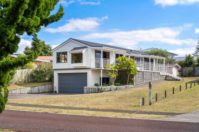 11 Pleasant Place, Pauanui, Pauanui - Carousel 1
